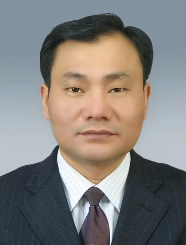 张宏宾  区政府党组成员、副区长